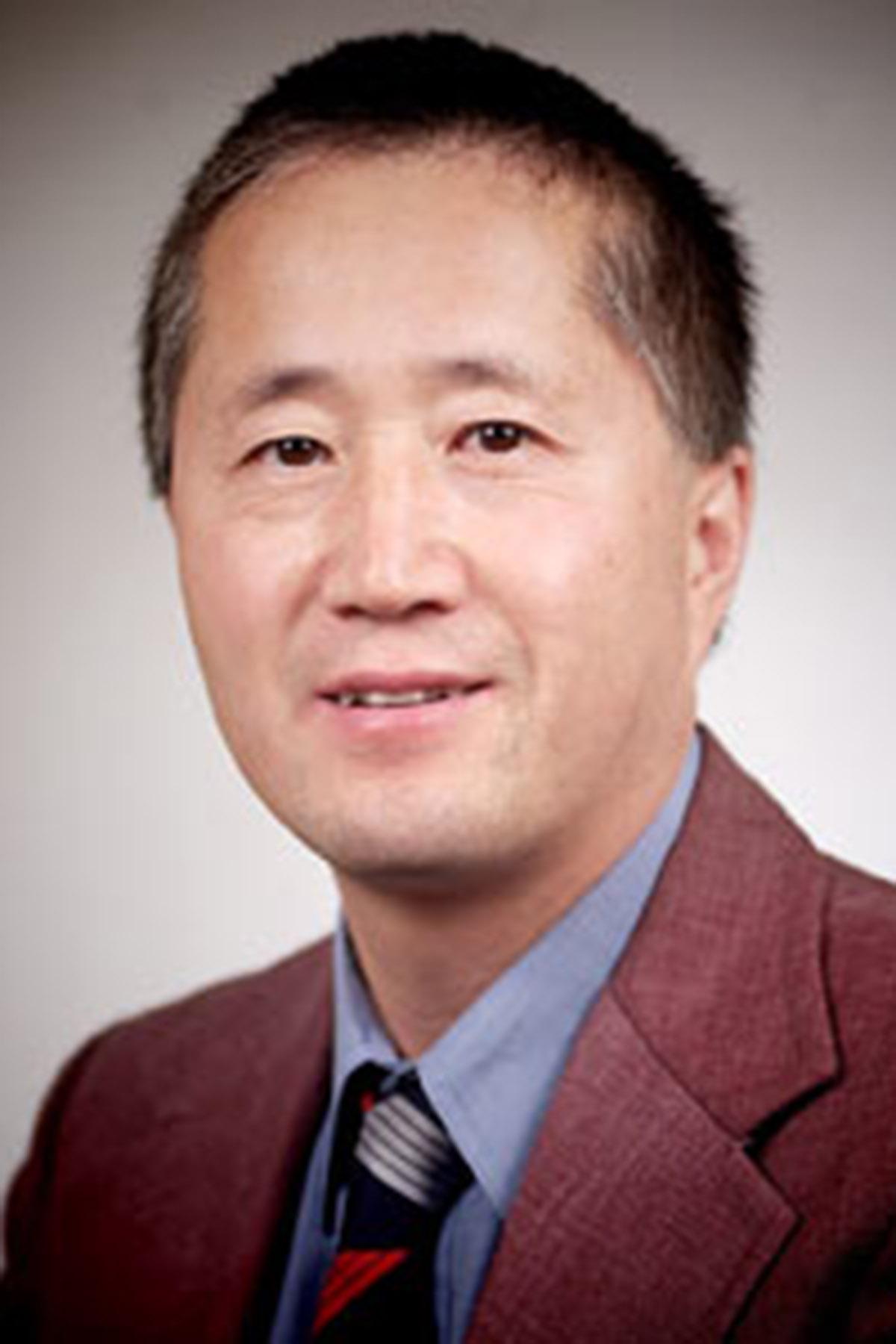 Professor Peng Shi