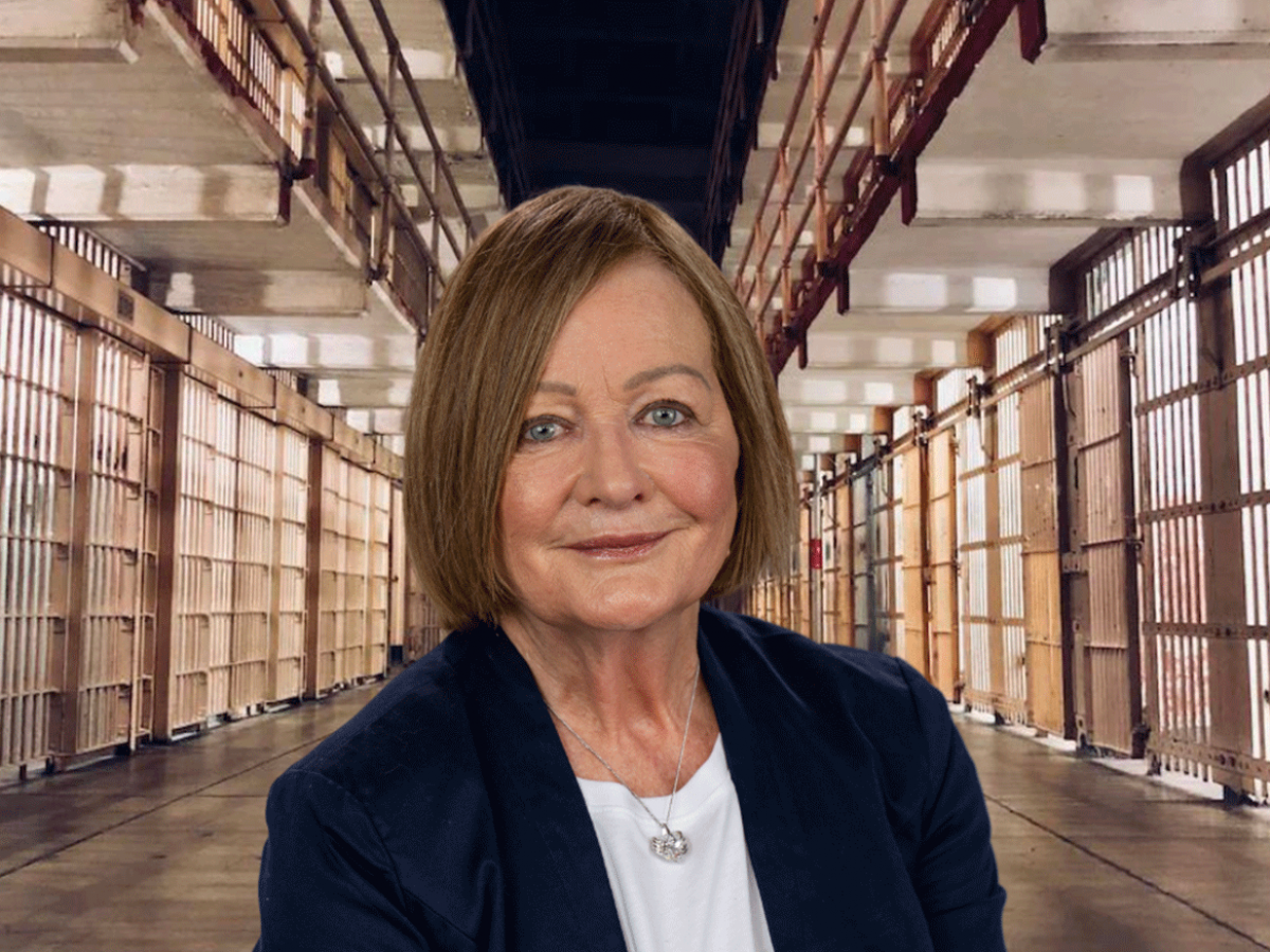 Dr Julie-Anne Toohey